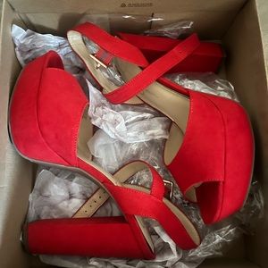 Jessica Simpson red hot pumps